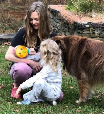 Nina Sadoski Seyfried with her mom Amanda Seyfried, little brother, and their pet dog
